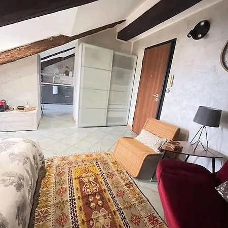 Lägenhet Mansarda Di Charme Con Vista *